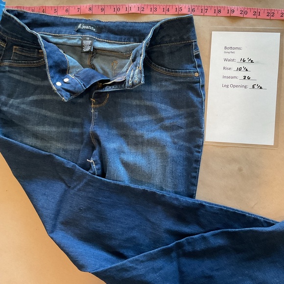 D. Jeans skinny jeans - Picture 2 of 3